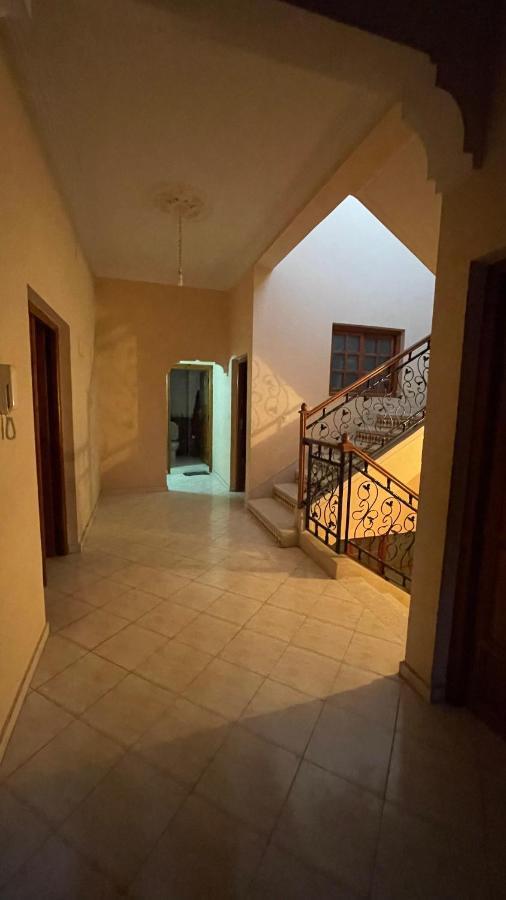 Maison De Ville Agreable Avec Un Patio Marocain Uarzazate Exterior foto